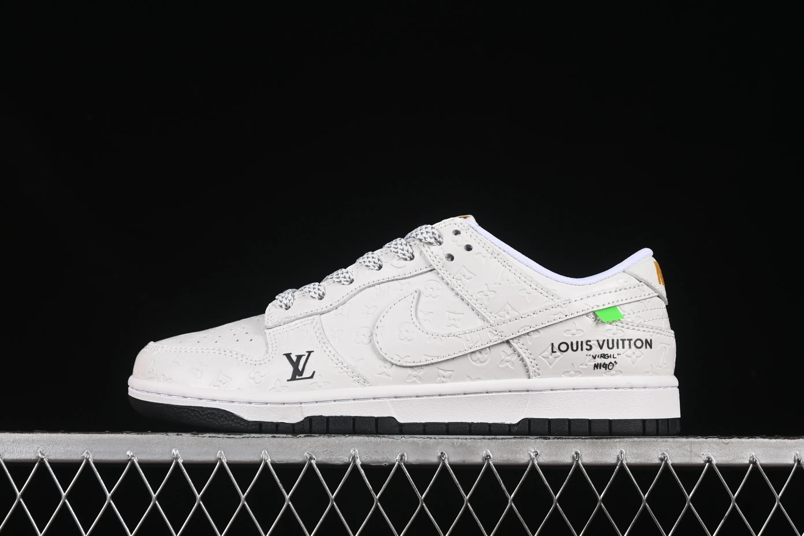 All categories Nk SB Dunk Series Nk SB Dunk Low High-end customized low-top sneakers Nike SB Dunk Low LV co-branded black and white dark print Anniversary high-end customized low-top casual sneakers XX3168-145